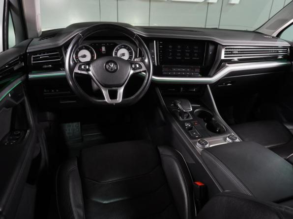 Volkswagen Touareg III с пробегом 2018 года, цена 4 239 000 рублей, 231611 км, внедорожник, Автокод Объявления