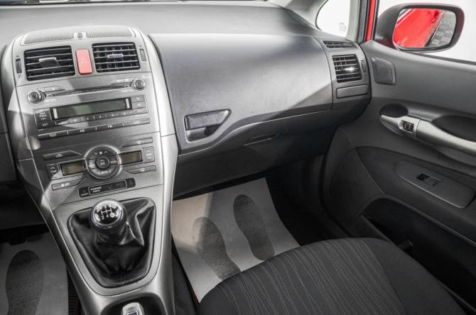 Toyota Auris I с пробегом 2008 года, цена 649 000 рублей, 203800 км, хэтчбек, Автокод Объявления