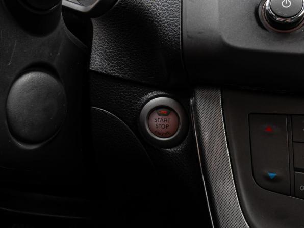 Nissan Sentra VII (B17) с пробегом 2015 года, цена 980 000 рублей, 181818 км, седан, Автокод Объявления