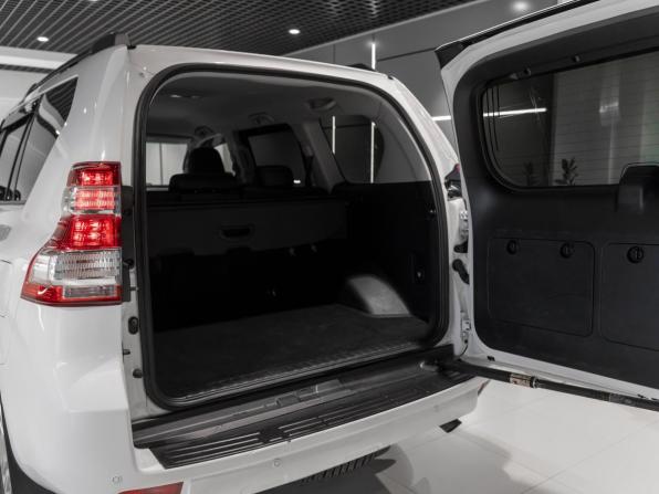 Toyota Land Cruiser Prado 150 Series Рестайлинг 1 с пробегом 2016 года, цена 3 350 000 рублей, 192968 км, внедорожник, Автокод Объявления