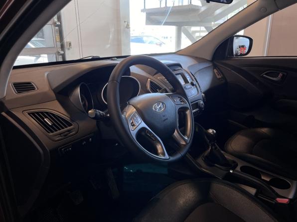 Hyundai ix35 I Рестайлинг с пробегом 2014 года, цена 1 100 000 рублей, 261826 км, внедорожник, Автокод Объявления