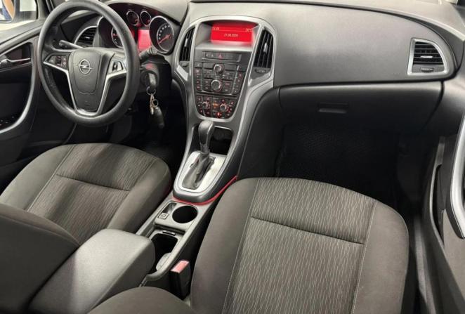 Opel Astra H Рестайлинг с пробегом 2013 года, цена 880 000 рублей, 125828 км, хэтчбек, Автокод Объявления