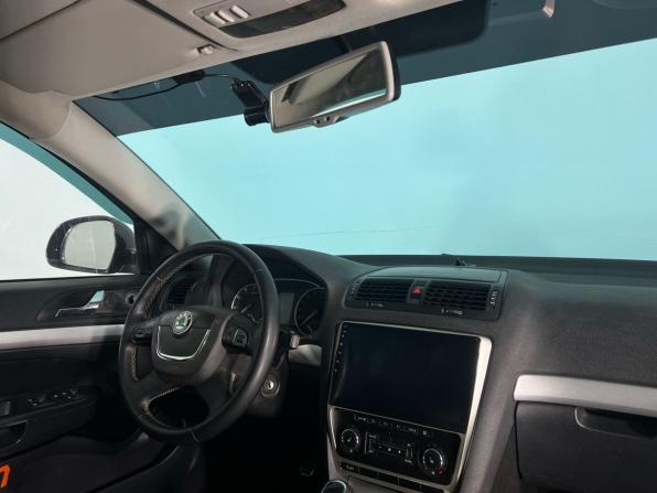 Skoda Octavia II (A5) Рестайлинг с пробегом 2011 года, цена 965 000 рублей, 218000 км, универсал, Автокод Объявления