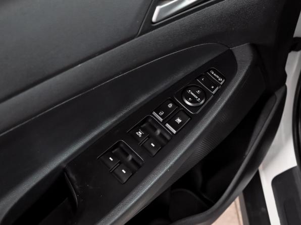 Hyundai Tucson III с пробегом 2017 года, цена 1 900 000 рублей, 200177 км, внедорожник, Автокод Объявления