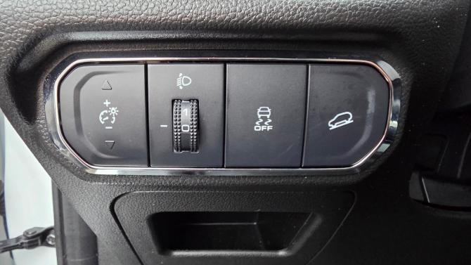Haval Jolion I с пробегом 2023 года, цена 1 579 000 рублей, 111500 км, внедорожник, Автокод Объявления