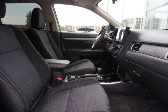 Mitsubishi Outlander III Рестайлинг 2 с пробегом 2017 года, цена 1 985 000 рублей, 72248 км, внедорожник, Автокод Объявления