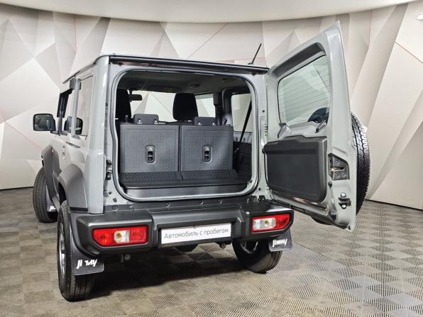 Suzuki Jimny IV с пробегом 2024 года, цена 3 650 000 рублей, 6018 км, внедорожник, Автокод Объявления
