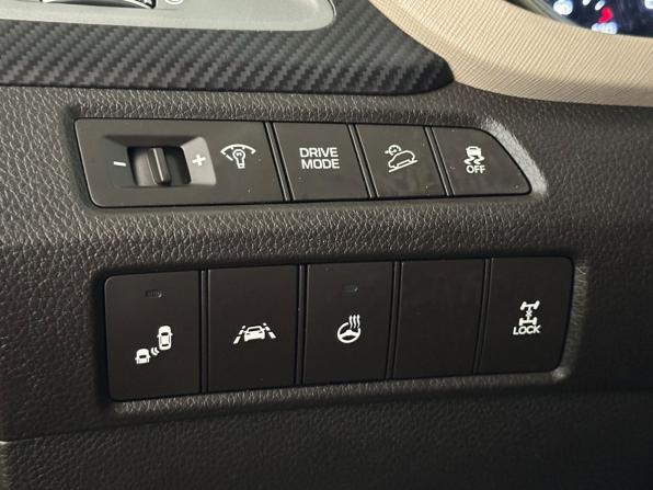Hyundai Santa Fe III Рестайлинг с пробегом 2017 года, цена 2 099 000 рублей, 145550 км, внедорожник, Автокод Объявления