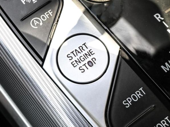 BMW 3 серии VII (G2x) Рестайлинг с пробегом 2022 года, цена 3 649 000 рублей, 96339 км, седан, Автокод Объявления