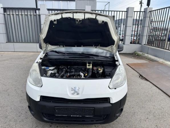 Peugeot Partner II с пробегом 2012 года, цена 455 000 рублей, 243734 км, фургон, Автокод Объявления
