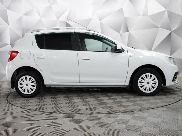 Renault Sandero II с пробегом 2018 года, цена 710 000 рублей, 220000 км, хэтчбек, Автокод Объявления