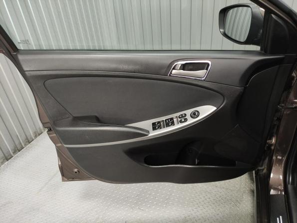 Hyundai Solaris I Рестайлинг с пробегом 2016 года, цена 910 000 рублей, 200378 км, хэтчбек, Автокод Объявления