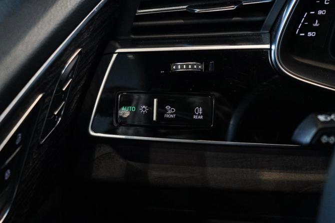 Audi Q8 I (4M) с пробегом 2019 года, цена 7 700 000 рублей, 62528 км, внедорожник, Автокод Объявления
