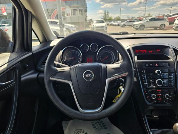Opel Astra J Рестайлинг с пробегом 2013 года, цена 735 000 рублей, 171668 км, хэтчбек, Автокод Объявления