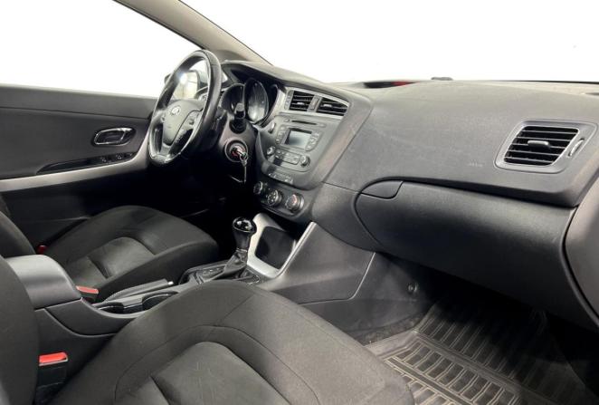 Kia Ceed II Рестайлинг с пробегом 2015 года, цена 1 285 000 рублей, 97142 км, универсал, Автокод Объявления