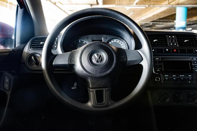 Volkswagen Polo V с пробегом 2014 года, цена 850 000 рублей, 174355 км, седан, Автокод Объявления
