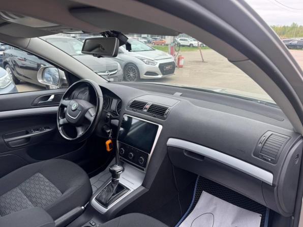 Skoda Octavia II (A5) Рестайлинг с пробегом 2011 года, цена 751 000 рублей, 265127 км, лифтбек, Автокод Объявления