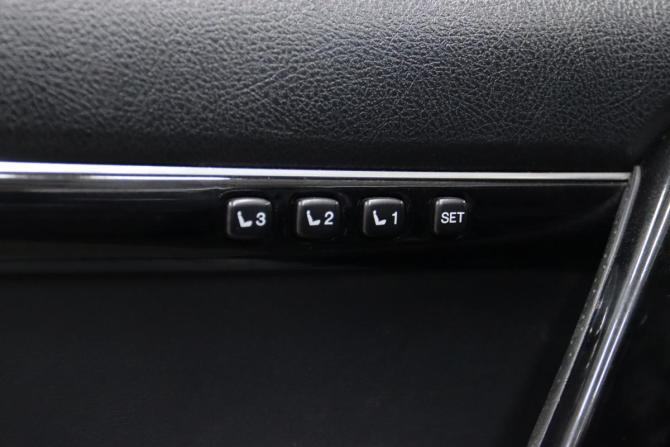 Toyota Land Cruiser 200 Series Рестайлинг 1 с пробегом 2012 года, цена 3 795 950 рублей, 272452 км, внедорожник, Автокод Объявления