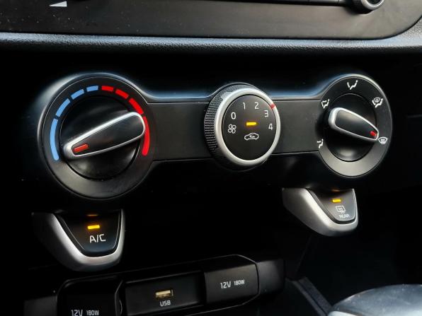 Kia Rio IV Рестайлинг с пробегом 2020 года, цена 1 599 000 рублей, 132029 км, седан, Автокод Объявления