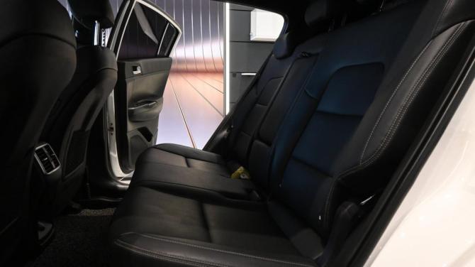 Kia Sportage IV Рестайлинг с пробегом 2020 года, цена 2 485 000 рублей, 60552 км, внедорожник, Автокод Объявления