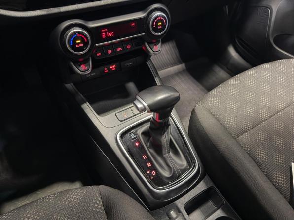 Kia Rio IV с пробегом 2018 года, цена 1 619 000 рублей, 65400 км, хэтчбек, Автокод Объявления