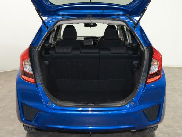 Honda Fit III с пробегом 2013 года, цена 1 130 000 рублей, 79000 км, хэтчбек, Автокод Объявления