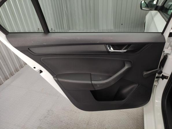 Skoda Rapid I Рестайлинг с пробегом 2019 года, цена 990 000 рублей, 150475 км, лифтбек, Автокод Объявления