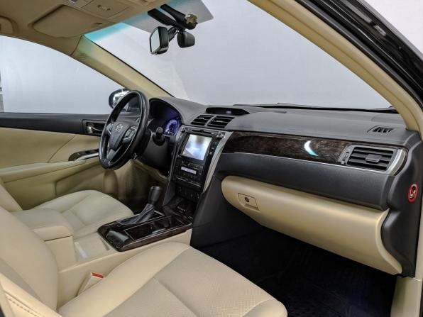 Toyota Camry VII (XV50) Рестайлинг 2 с пробегом 2017 года, цена 2 320 000 рублей, 187567 км, седан, Автокод Объявления