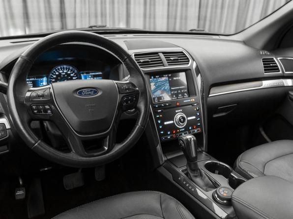 Ford Explorer V Рестайлинг 2 с пробегом 2018 года, цена 3 280 000 рублей, 115541 км, внедорожник, Автокод Объявления