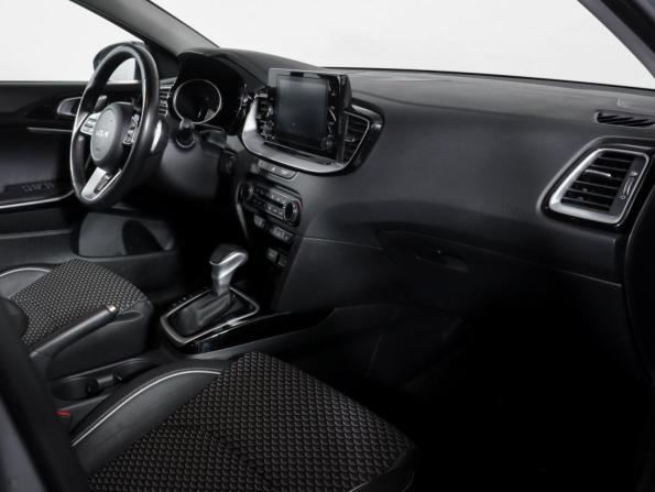 Kia Ceed III Рестайлинг с пробегом 2022 года, цена 2 250 000 рублей, 52613 км, универсал, Автокод Объявления
