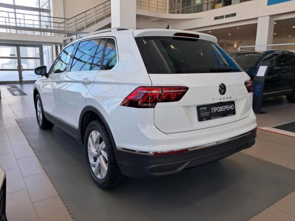 Volkswagen Tiguan II Рестайлинг с пробегом 2021 года, цена 2 660 000 рублей, 50562 км, внедорожник, Автокод Объявления