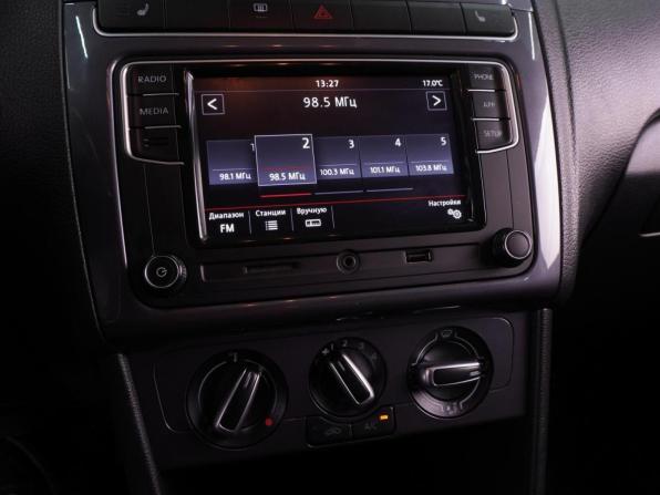 Volkswagen Polo V Рестайлинг с пробегом 2019 года, цена 1 279 000 рублей, 127626 км, седан, Автокод Объявления