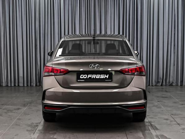 Hyundai Solaris II Рестайлинг с пробегом 2022 года, цена 1 509 000 рублей, 106383 км, седан, Автокод Объявления