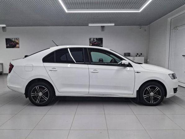 Skoda Rapid I Рестайлинг с пробегом 2018 года, цена 983 000 рублей, 89678 км, лифтбек, Автокод Объявления