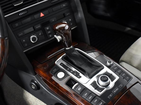 Audi A6 allroad II (C6) Рестайлинг с пробегом 2010 года, цена 1 149 000 рублей, 221398 км, универсал, Автокод Объявления
