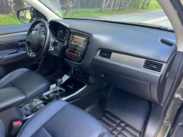 Mitsubishi Outlander III Рестайлинг 3 с пробегом 2020 года, цена 2 099 000 рублей, 131094 км, внедорожник, Автокод Объявления