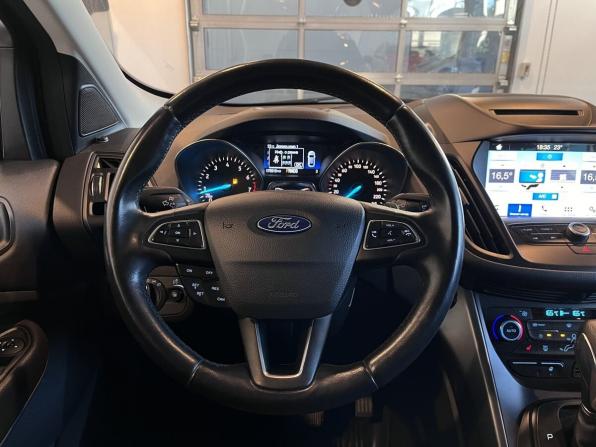 Ford Kuga II Рестайлинг с пробегом 2018 года, цена 1 650 000 рублей, 76500 км, внедорожник, Автокод Объявления