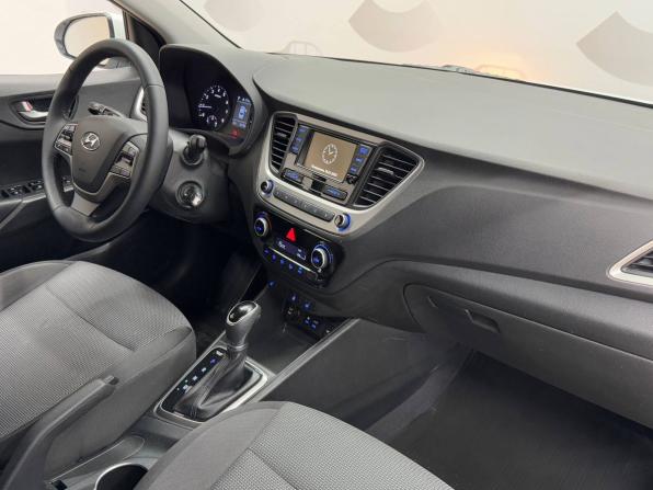 Hyundai Solaris II с пробегом 2017 года, цена 1 390 000 рублей, 82134 км, седан, Автокод Объявления