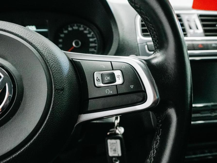 Volkswagen Polo V Рестайлинг Красноярск  - изображение 21