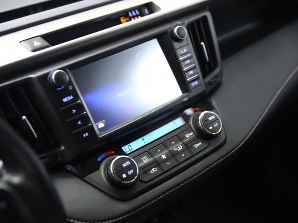 Toyota RAV4 IV (XA40) Рестайлинг с пробегом 2016 года, цена 2 430 000 рублей, 107575 км, внедорожник, Автокод Объявления