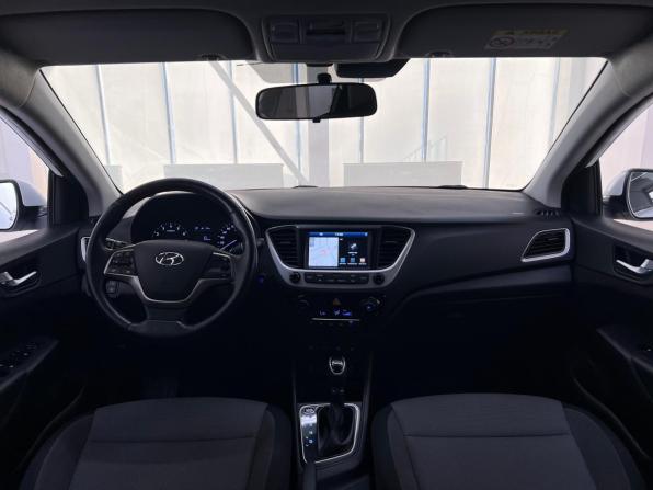 Hyundai Solaris II с пробегом 2017 года, цена 1 300 000 рублей, 112529 км, седан, Автокод Объявления