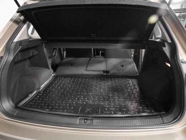 Volkswagen Tiguan II Рестайлинг с пробегом 2021 года, цена 2 569 000 рублей, 73728 км, внедорожник, Автокод Объявления