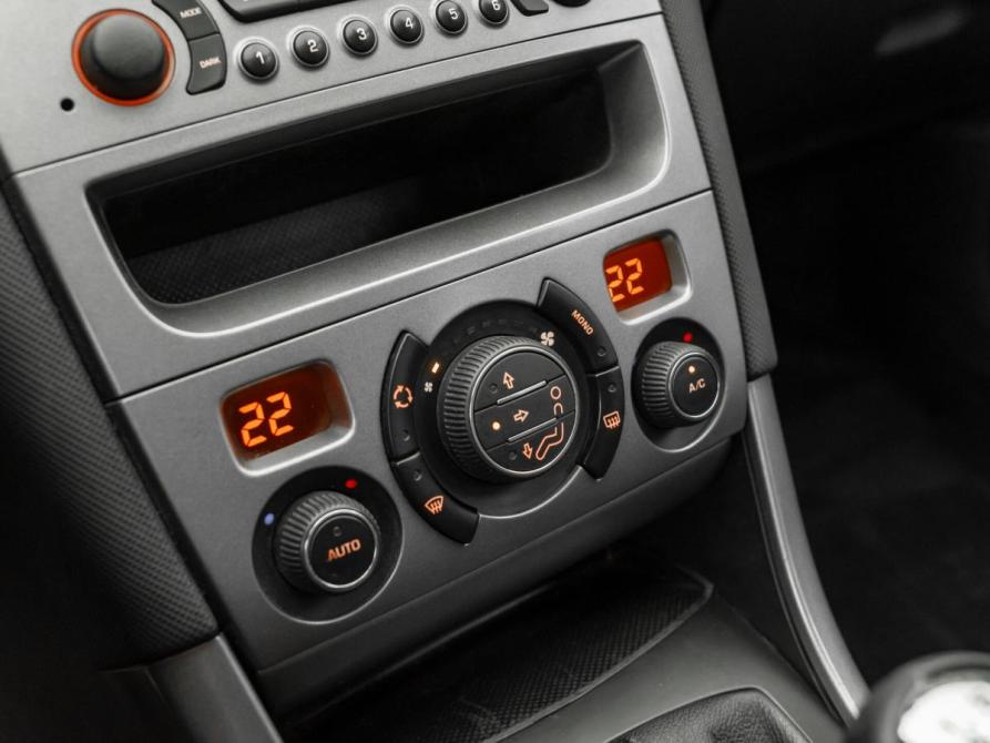Peugeot 308 I Москва  - изображение 16