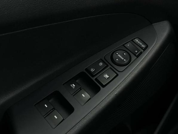 Hyundai Tucson III с пробегом 2016 года, цена 1 750 000 рублей, 183965 км, внедорожник, Автокод Объявления