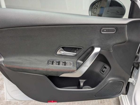 Mercedes-Benz A-Класс IV (W177) с пробегом 2019 года, цена 2 495 000 рублей, 64059 км, седан, Автокод Объявления