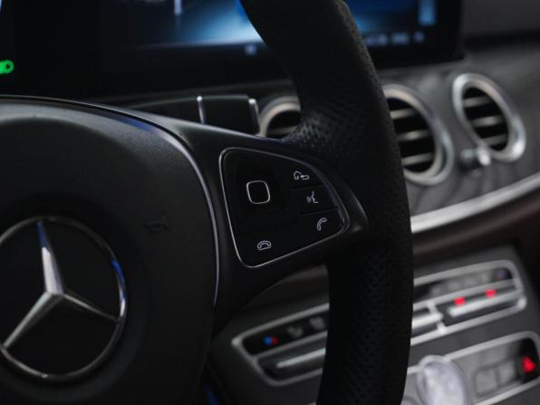 Mercedes-Benz E-Класс V (W213 S213 C238) с пробегом 2017 года, цена 3 150 055 рублей, 129156 км, седан, Автокод Объявления