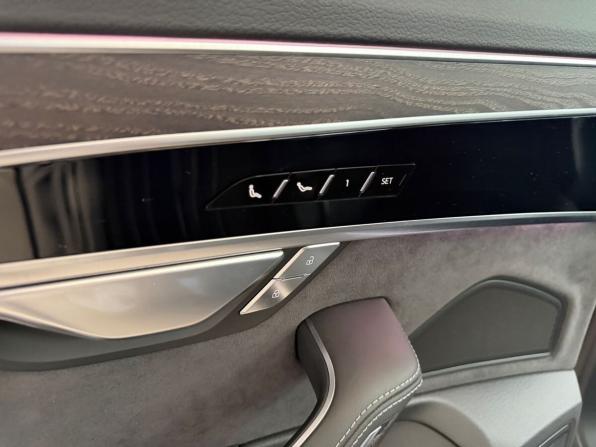 Audi A8 IV (D5) Рестайлинг с пробегом 2022 года, цена 7 985 900 рублей, 17694 км, седан, Автокод Объявления