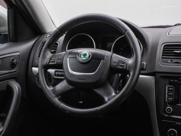 Skoda Yeti I с пробегом 2012 года, цена 720 000 рублей, 235846 км, внедорожник, Автокод Объявления