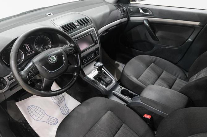 Skoda Octavia II (A5) Рестайлинг с пробегом 2013 года, цена 949 000 рублей, 255000 км, лифтбек, Автокод Объявления