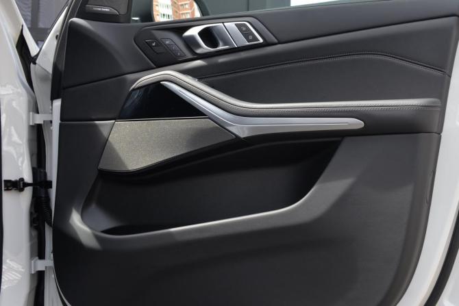 BMW X7 I (G07) Рестайлинг с пробегом 2023 года, цена 13 300 000 рублей, 3455 км, внедорожник, Автокод Объявления